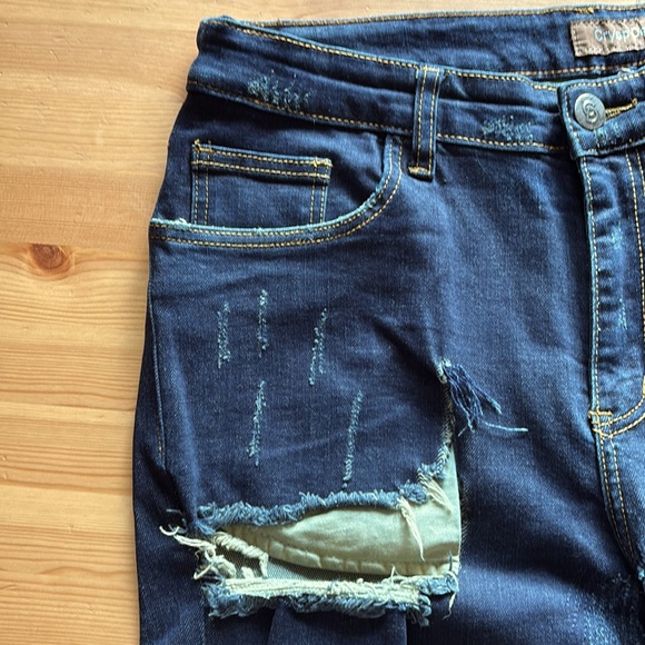 CRYSP DENIM PACIFIC DENIM in DARK INDIGO RIPPED - Picture 5 of 8